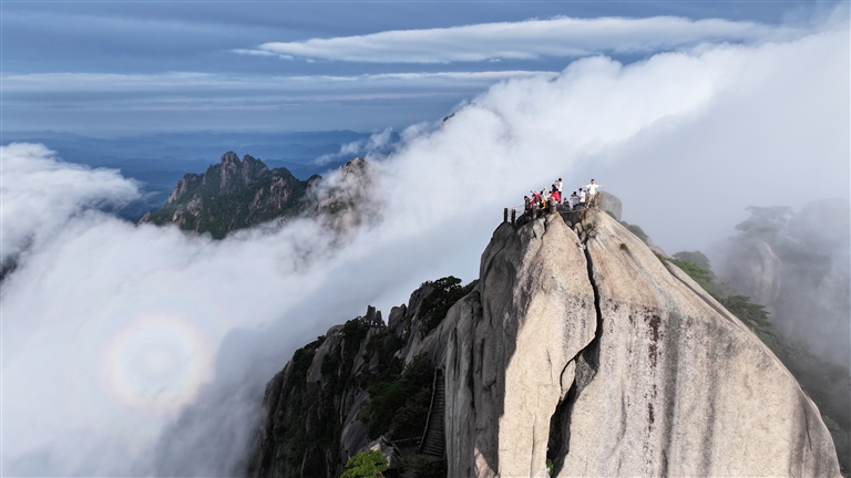 【我們的節日·中秋】登山過節
